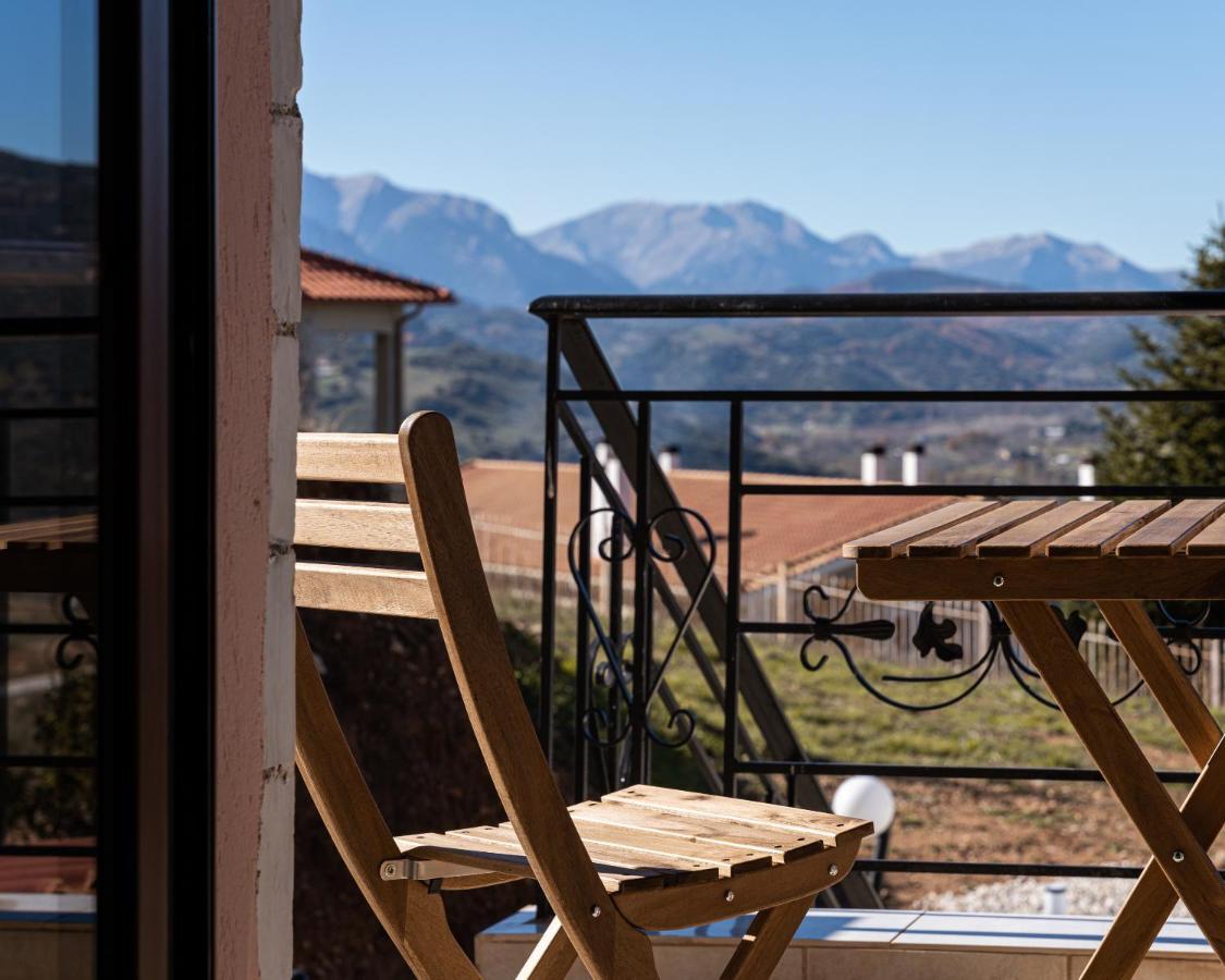 Gm Luxury Suites Kalavryta Luaran gambar